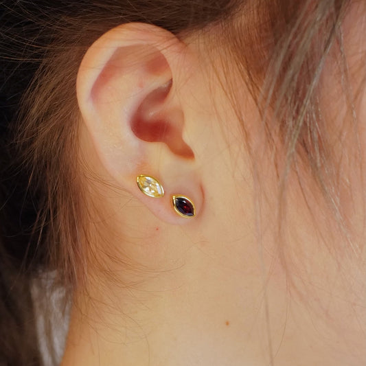 Eye Garnet 18kt Yellow Gold/Sterling Silver Stud Earrings